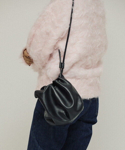 Firsthand（ファーストハンド）の「Firsthand/ファーストハンド レザー 3WAY キンチャクバッグ / 牛革 / 撥水レザー（ハンドバッグ・レディース・ブラック・ONE SIZE）」の9枚目の写真