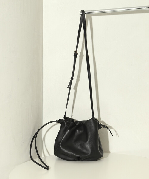 Firsthand（ファーストハンド）の「Firsthand/ファーストハンド レザー 3WAY キンチャクバッグ / 牛革 / 撥水レザー（ハンドバッグ・レディース・ブラック・ONE SIZE）」の13枚目の写真
