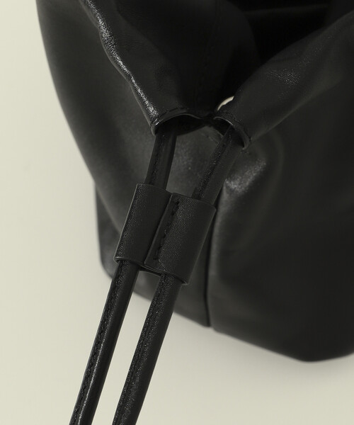 Firsthand（ファーストハンド）の「Firsthand/ファーストハンド レザー 3WAY キンチャクバッグ / 牛革 / 撥水レザー（ハンドバッグ・レディース・ブラック・ONE SIZE）」の17枚目の写真