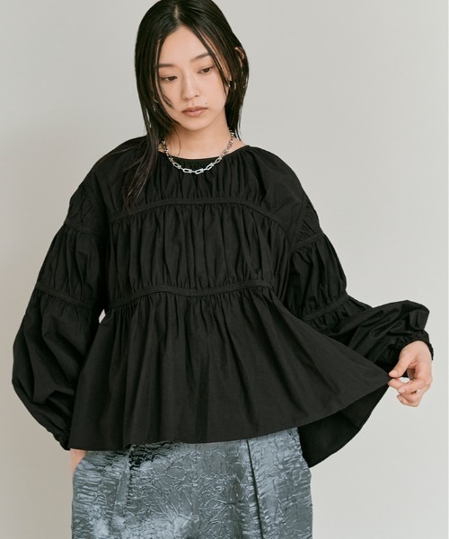W:Huku(フーク)の「タイプライター 切り替え シャーリング トップス /Cotton Typewriter Shirring Flare Top(シャツ/ブラウス・レディース・オフホワイト/グレー/ブラック・FREE)」の7枚目の写真