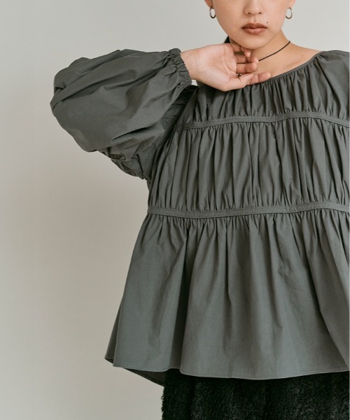 W:Huku(フーク)の「タイプライター 切り替え シャーリング トップス /Cotton Typewriter Shirring Flare Top(シャツ/ブラウス・レディース・オフホワイト/グレー/ブラック・FREE)」の16枚目の写真