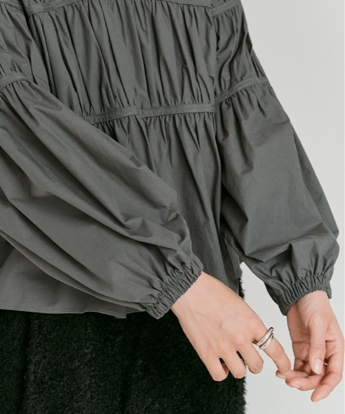 W:Huku(フーク)の「タイプライター 切り替え シャーリング トップス /Cotton Typewriter Shirring Flare Top(シャツ/ブラウス・レディース・オフホワイト/グレー/ブラック・FREE)」の20枚目の写真