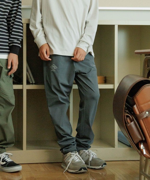 GLOBAL WORK（グローバルワーク）の「スゴラクストレッチリブパンツ/575618（その他パンツ・キッズ・チャコールグレー/グレー/カーキ/ブラック・160cm/150cm/140cm/130cm）」の4枚目の写真