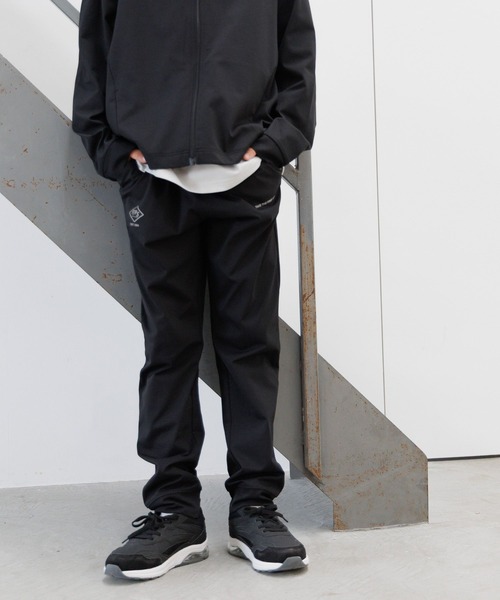 GLOBAL WORK（グローバルワーク）の「スゴラクストレッチリブパンツ/575618（その他パンツ・キッズ・チャコールグレー/グレー/カーキ/ブラック・160cm/150cm/140cm/130cm）」の17枚目の写真