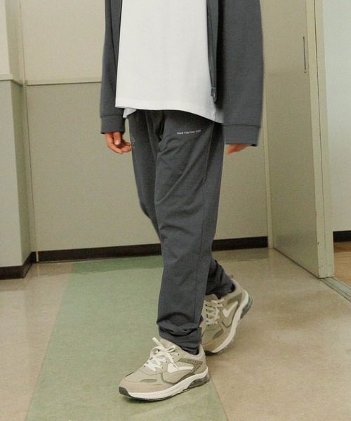 GLOBAL WORK（グローバルワーク）の「スゴラクストレッチリブパンツ/575618（その他パンツ・キッズ・チャコールグレー/グレー/カーキ/ブラック・160cm/150cm/140cm/130cm）」の22枚目の写真