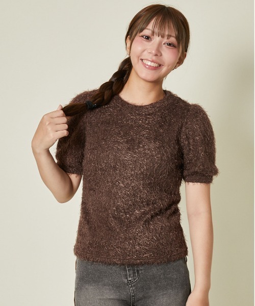 GORGE(ゴージ)の「【ふわもこ映え】シャギー半袖トップス/シンプルなのに盛れる(Tシャツ/カットソー・レディース・グレイッシュベージュ/オフホワイト/ブラウン・F)」の4枚目の写真