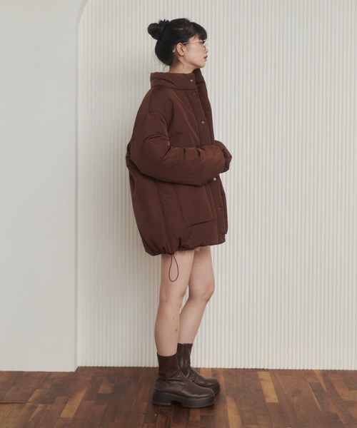 REMOON（リムーン）の「スタンドカラーボリュームミディコート（ダウンジャケット/コート・レディース・アイボリー/イエロー/ブラウン・FREE）」の10枚目の写真