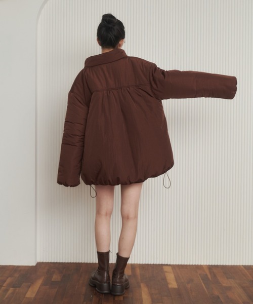 REMOON（リムーン）の「スタンドカラーボリュームミディコート（ダウンジャケット/コート・レディース・アイボリー/イエロー/ブラウン・FREE）」の11枚目の写真