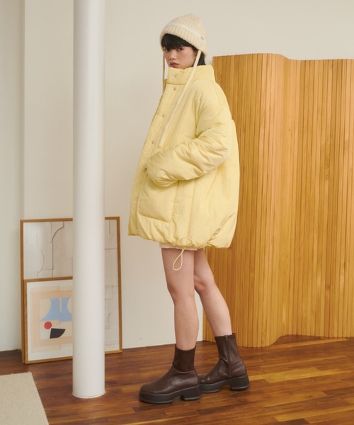 REMOON（リムーン）の「スタンドカラーボリュームミディコート（ダウンジャケット/コート・レディース・アイボリー/イエロー/ブラウン・FREE）」の13枚目の写真