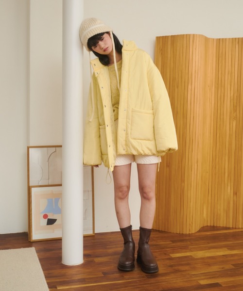REMOON（リムーン）の「スタンドカラーボリュームミディコート（ダウンジャケット/コート・レディース・アイボリー/イエロー/ブラウン・FREE）」の12枚目の写真