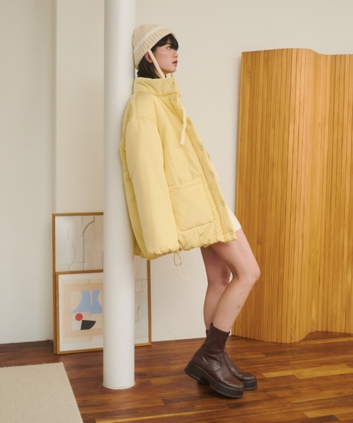 REMOON（リムーン）の「スタンドカラーボリュームミディコート（ダウンジャケット/コート・レディース・アイボリー/イエロー/ブラウン・FREE）」の14枚目の写真