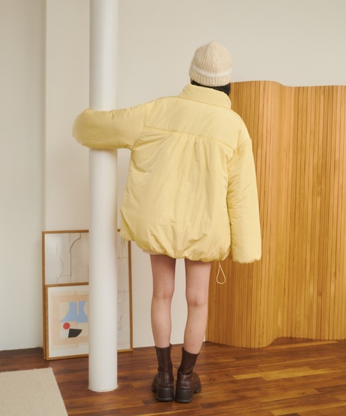 REMOON（リムーン）の「スタンドカラーボリュームミディコート（ダウンジャケット/コート・レディース・アイボリー/イエロー/ブラウン・FREE）」の15枚目の写真