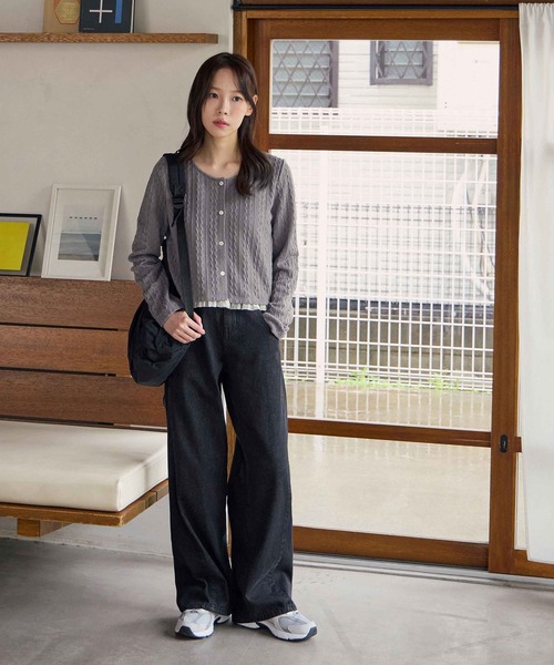 CHAN ME(チャンミ)の「裾レースケーブルカーディガン(カーディガン/ボレロ・レディース・グレー/ブラック・MEDIUM/LARGE/X-LARGE)」の4枚目の写真