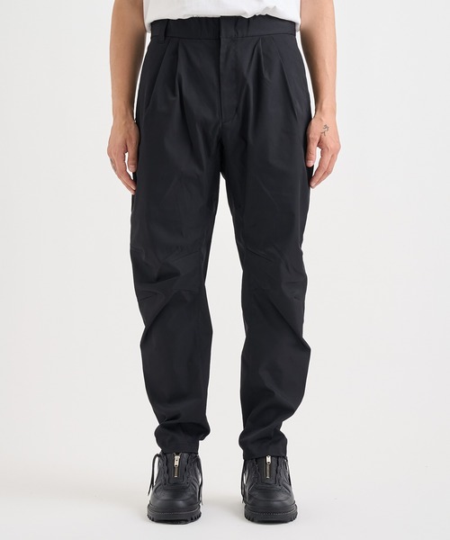 WHITE MOUNTAINEERING(ホワイトマウンテニアリング)の「【White Mountaineering / ホワイトマウンテニアリング】 2 TUCK MOTORCYCLE PANTS(その他パンツ・メンズ・ブラック・2/1/0)」の5枚目の写真
