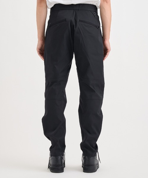 WHITE MOUNTAINEERING(ホワイトマウンテニアリング)の「【White Mountaineering / ホワイトマウンテニアリング】 2 TUCK MOTORCYCLE PANTS(その他パンツ・メンズ・ブラック・2/1/0)」の7枚目の写真