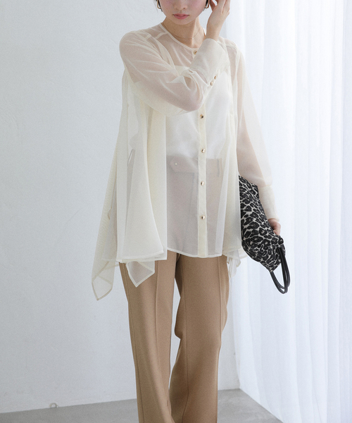 La TOTALITE（ラトータリテ）の「【洗える】ヘムフレアシアーチュニック（シャツ/ブラウス・レディース・アイボリー/キャメル・38/36）」の6枚目の写真