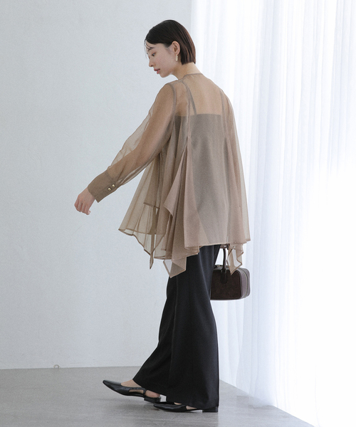 La TOTALITE（ラトータリテ）の「【洗える】ヘムフレアシアーチュニック（シャツ/ブラウス・レディース・アイボリー/キャメル・38/36）」の11枚目の写真