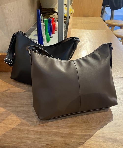 B.R.U（ブル）の「フェイクレザー2WAYショルダーバッグ（ショルダーバッグ・メンズ・ブラック/ブラウン・FREE）」の9枚目の写真