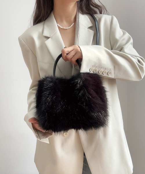 ADDITION STORE(アディションストア)の「\ふわふわカワイイ/フォックス フェイクファー ショルダーバッグ【2WAY、裏地付き】(ショルダーバッグ・レディース・ライトベージュ/ブラック/ホワイト/ダークベージュ・ONE SIZE)」の3枚目の写真