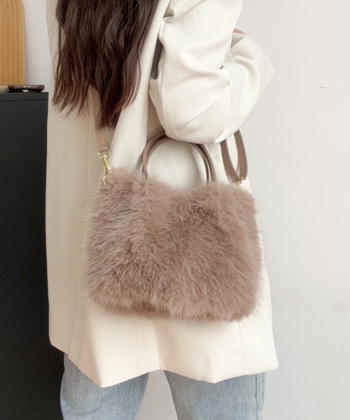 ADDITION STORE(アディションストア)の「\ふわふわカワイイ/フォックス フェイクファー ショルダーバッグ【2WAY、裏地付き】(ショルダーバッグ・レディース・ライトベージュ/ブラック/ホワイト/ダークベージュ・ONE SIZE)」の10枚目の写真