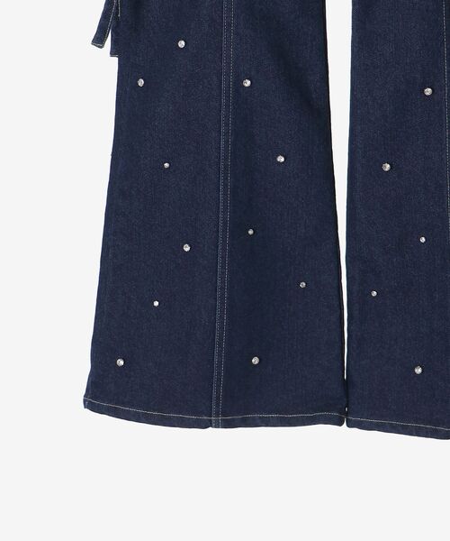 MAJESTIC LEGON（マジェスティックレゴン）の「スリットビジューフレアデニムパンツ（デニムパンツ・レディース・ネイビー/サックスブルー/ブルー・SMALL/MEDIUM）」の11枚目の写真