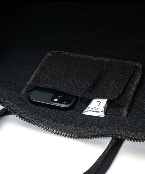 KLON(クローン)の「KLON DRAWING LOGO BIG TOTE BAG BLACK(トートバッグ・レディース・ブラック・FREE)」の6枚目の写真