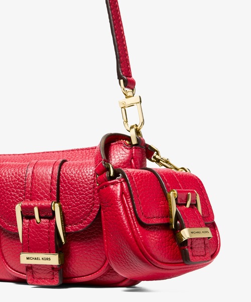 MICHAEL KORS（マイケルコース）の「ZOE ペブルレザー エアポッズ ケース for Apple Airpods Pro(R)（ヘッドフォン/イヤホン・レディース・レッド系・FREE）」の4枚目の写真