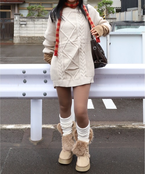 Vini(ヴィニ)の「裏起毛タイツ(0℃~20℃対応)(タイツ/ストッキング・レディース・ブラック/ブラウン/ブラック×ベージュ/チャコールグレー/ベージュ・FREE)」の15枚目の写真