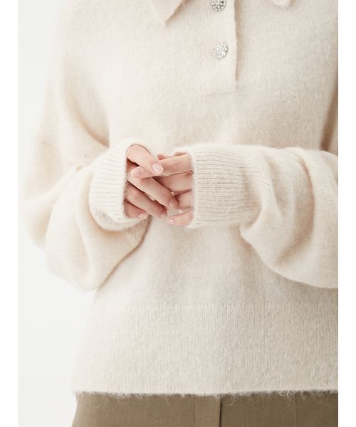 【BLAMINK】アイボリーウールポロニット ビジュー釦クロップドポロニットプルオーバー（ポロシャツ）｜Mila