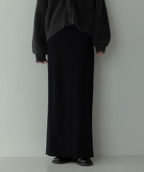 URBAN RESEARCH Sonny Label(アーバンリサーチサニーレーベル)の「『WEB限定』『毛玉防止』ミラノリブIラインニットスカート(スカート・レディース・チャコールグレー/ブラック/アイボリー・FREE)」の4枚目の写真