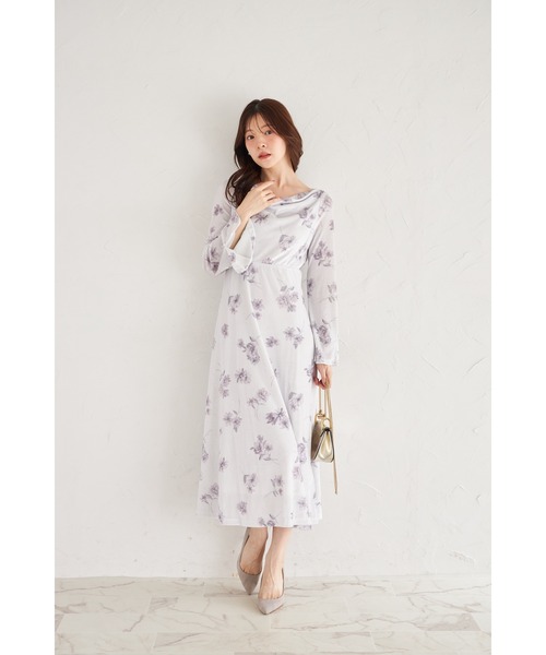 tocco closet(トッコ クローゼット)の「バックレースアップドレープネックフラワープリントベロアワンピース(ワンピース・レディース・ピンクベージュ/グレー・M)」の3枚目の写真