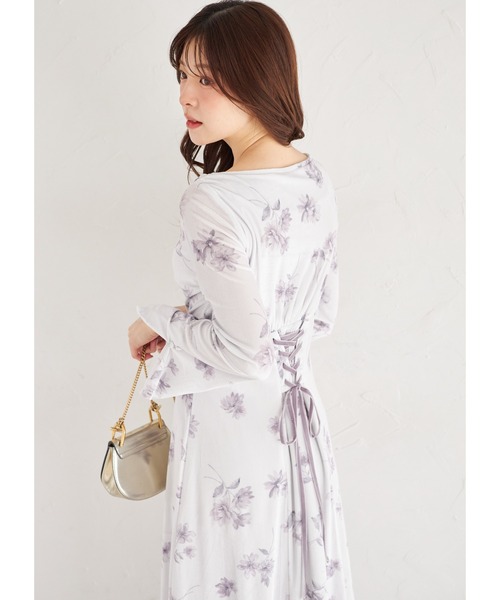 tocco closet(トッコ クローゼット)の「バックレースアップドレープネックフラワープリントベロアワンピース(ワンピース・レディース・ピンクベージュ/グレー・M)」の10枚目の写真