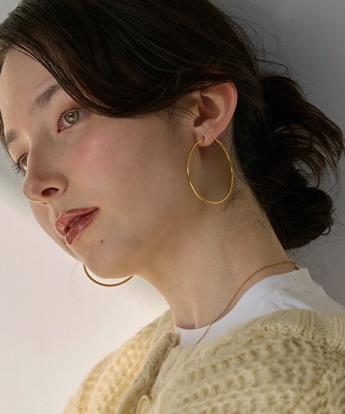 Phoebe(フィービィー)の「≪雑誌掲載≫【金属アレルギー対応】ライトフープピアス/ステンレス/大振り(ピアス(両耳用)・レディース・イエローゴールド/シルバー・FREE)」の20枚目の写真