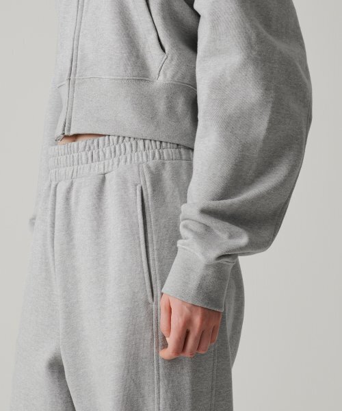 MUSINSA STANDARD WOMAN（ムシンサスタンダードウーマン）の「ウィメンズボリュームクロップフードパーカージップアップ[ミディアムグレー]（パーカー・レディース・その他・SMALL/MEDIUM/LARGE/X-SMALL/X-LARGE）」の9枚目の写真