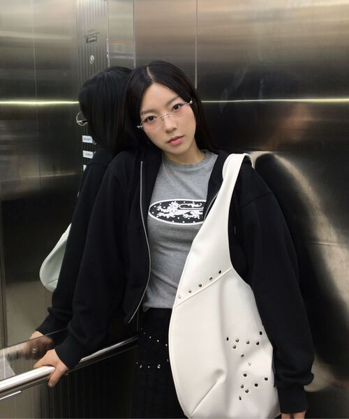 MUSINSA STANDARD WOMAN（ムシンサスタンダードウーマン）の「ウィメンズボリュームクロップフードパーカージップアップ[ミディアムグレー]（パーカー・レディース・その他・SMALL/MEDIUM/LARGE/X-SMALL/X-LARGE）」の8枚目の写真