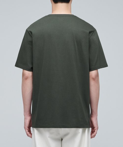 MUSINSA STANDARD（ムシンサスタンダード）の「ベーシッククルーネックTシャツ[ダスティカーキ]（Tシャツ/カットソー・メンズ・その他・LARGE/X-LARGE/XX-LARGE/XXX-LARGE/SMALL/MEDIUM）」の3枚目の写真