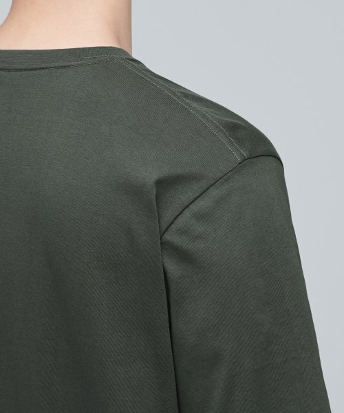 MUSINSA STANDARD（ムシンサスタンダード）の「ベーシッククルーネックTシャツ[ダスティカーキ]（Tシャツ/カットソー・メンズ・その他・LARGE/X-LARGE/XX-LARGE/XXX-LARGE/SMALL/MEDIUM）」の6枚目の写真