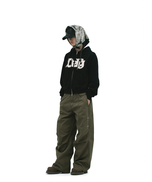 DEFGARMENTS（デフグラメンツ）の「STUD PARACHUTE PANTS [KHAKI]（その他パンツ・レディース・その他・X-SMALL/SMALL/MEDIUM/LARGE）」の3枚目の写真