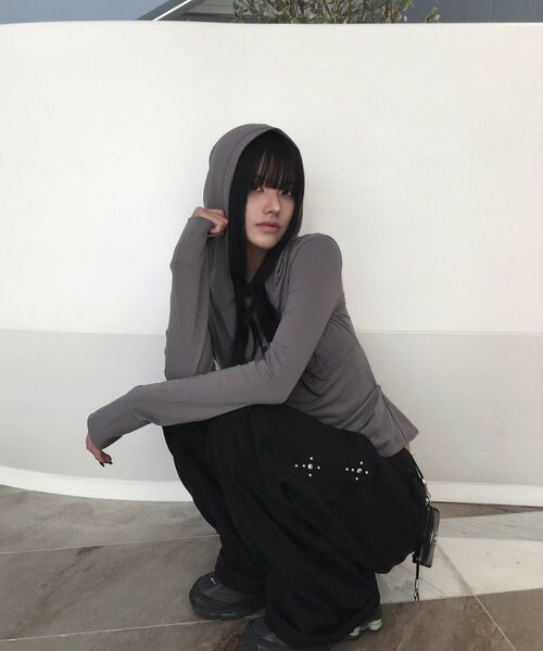 DEFGARMENTS（デフグラメンツ）の「STUD PARACHUTE PANTS [KHAKI]（その他パンツ・レディース・その他・X-SMALL/SMALL/MEDIUM/LARGE）」の5枚目の写真