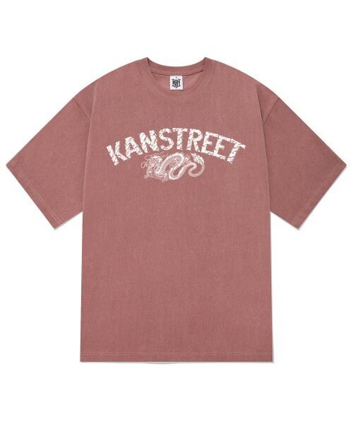 KAN6312(カン6312)の「KTPP0170 レタリングドラゴンピグメント半袖Tシャツ - ピンク(Tシャツ/カットソー・メンズ・その他・MEDIUM/LARGE/X-LARGE)」の1枚目の写真