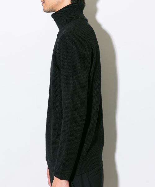 STUDIOUS（ステュディオス）の「【ZOZO限定】 STUDIOUSファインウールワッフルタートルネックニット（ニット/セーター・メンズ・ブラック/カーキ/ホワイト/ネイビー/グレー・2/1/3）」の16枚目の写真