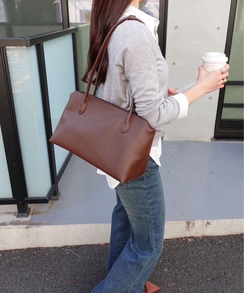 unnu（ユヌ）の「PUスクエアボストン（ボストンバッグ・レディース・ブラック/ダークブラウン・F）」の3枚目の写真