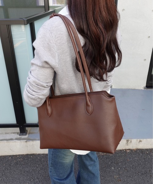 unnu（ユヌ）の「PUスクエアボストン（ボストンバッグ・レディース・ブラック/ダークブラウン・F）」の13枚目の写真