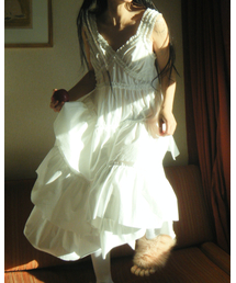 LO AXUAL（ロ・アクシュアル）の「CHEST FRILL LONG DRESS_OFF WHITE（ワンピース）」