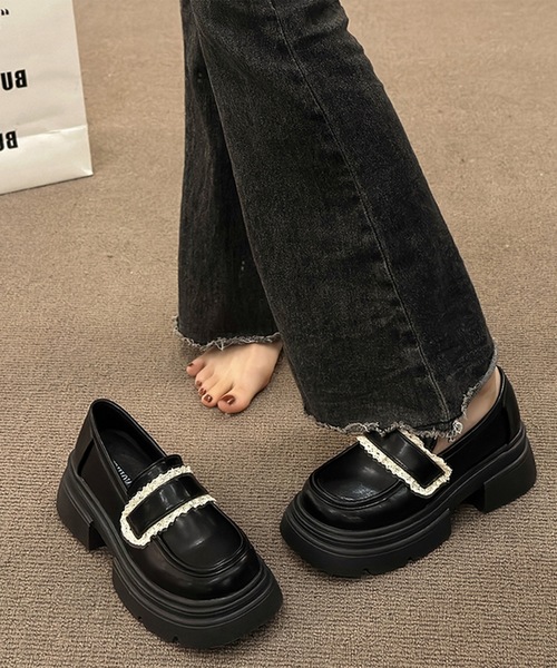 Lace Ladies(レースレディース)の「レザー調 レース ボリューム 厚底 ローファー(ローファー・レディース・ブラウン/ブラック/アイボリー・22.5cm/23cm/23.5cm/24cm/24.5cm/25cm)」の4枚目の写真