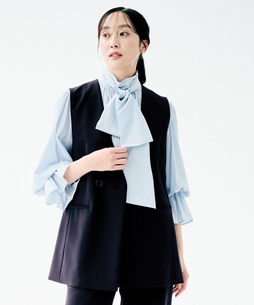 UNTITLED(アンタイトル)の「【洗える/ストレッチ性/セットアップ可】バックラッフルジレ(ベスト・レディース・ネイビー/ブラック・00/02/04/44/48)」の11枚目の写真