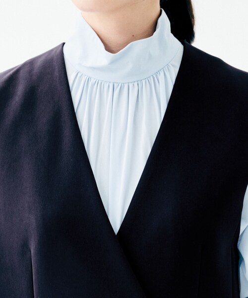 UNTITLED(アンタイトル)の「【洗える/ストレッチ性/セットアップ可】バックラッフルジレ(ベスト・レディース・ネイビー/ブラック・00/02/04/44/48)」の21枚目の写真