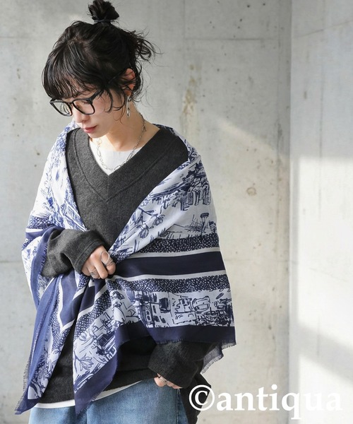 antiqua（アンティカ）の「街並み柄 大判スカーフ（ストール/ショール・レディース・ネイビー・FREE）」の10枚目の写真