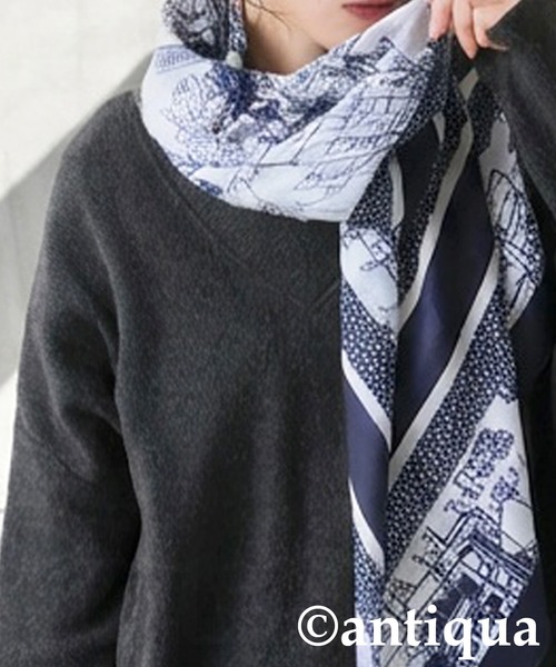 antiqua（アンティカ）の「街並み柄 大判スカーフ（ストール/ショール・レディース・ネイビー・FREE）」の8枚目の写真