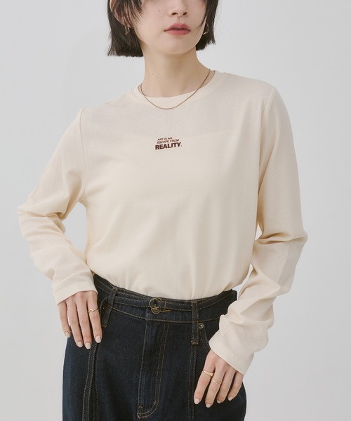 hunch(ハンチ)の「フロッキー ロゴ 長袖Tシャツ(Tシャツ/カットソー・レディース・ベージュ/オフホワイト/チャコール・FREE)」の1枚目の写真